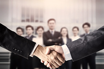 起诉对方所需的具体欠款金额是多少?